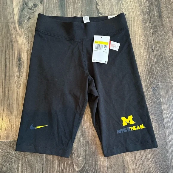 Nike Shorts Nwt Womens Nike College U Of M Michigan Bike